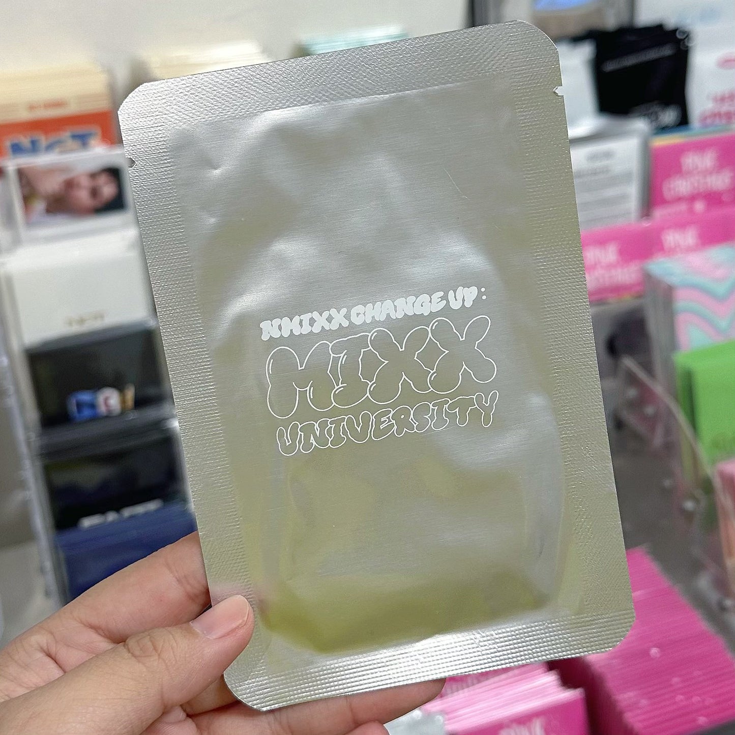 NMIXX<mixx university:hongkong="">交易卡</mixx>