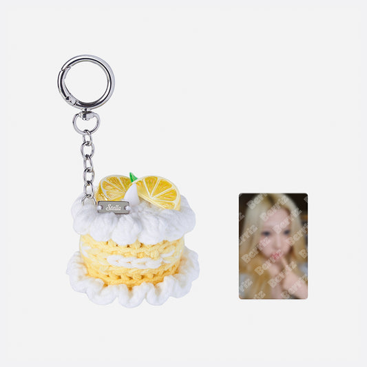 [PREORDER 19/6 CLOSED] HEARTS2HEARTS STELLA <2026 SM ARTIST BIRTHDAY> CROCHET MINI CAKE KEYRING