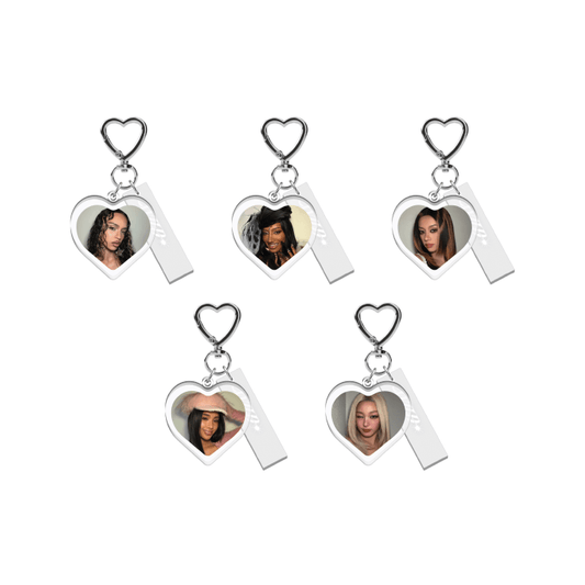 [PREORDER 20/8 CLOSED] KATSEYE [WILD] POP-UP Merch Random Selfie Acrylic Keyring