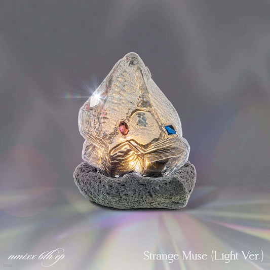 [PREORDER] NMIXX [Strange Muse] Light Ver